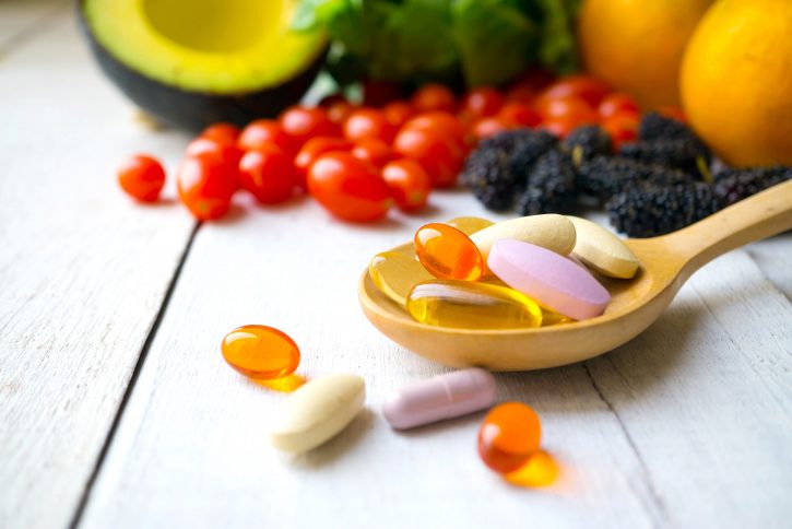 vitamins pills immune system 725x484